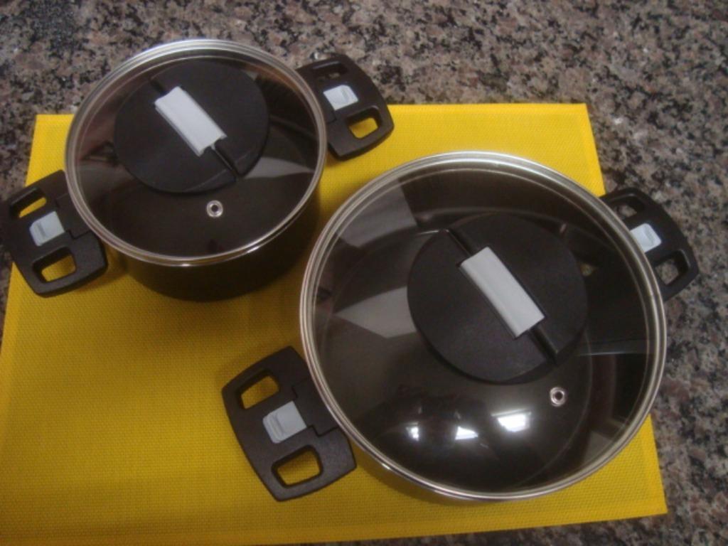 Casseroles empilables compact avec poignées rétractables, Envoi, Comme neuf