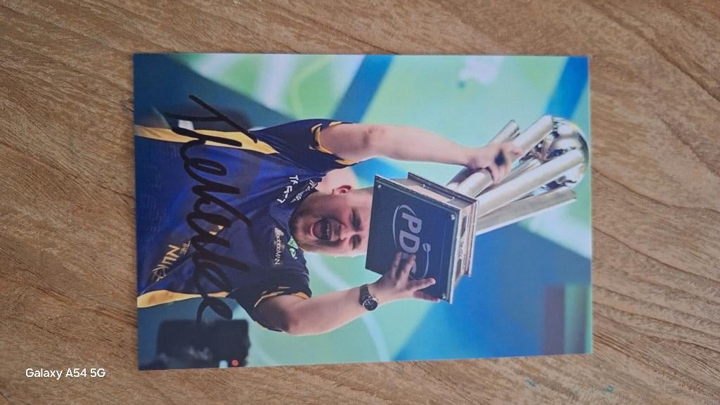 Foto Luke Littler met handtekening (print) # Darts, Sport en Fitness, Darts, Verzenden, Nieuw, Overige typen