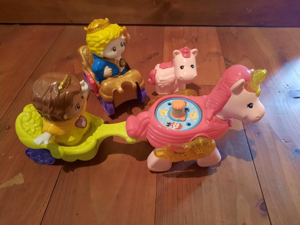 V tech vrolijke vriendjes Penny, eenhoorn, koets en Kasper, Ophalen of Verzenden, Zo goed als nieuw