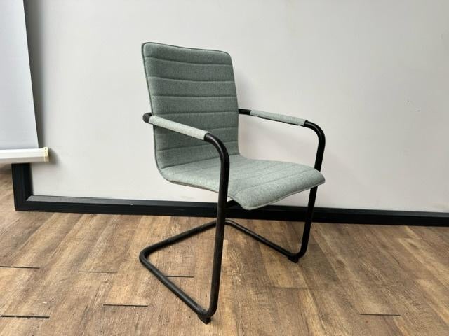 Vergaderstoel wolvilt (turquoise) zwart frame, Hobby & Loisirs créatifs, Feutre, Enlèvement ou Envoi, Feutre de laine