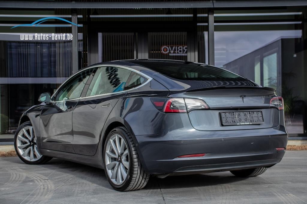 Tesla Model 3 44 kWh / AUTOPILOT BETA / DASHCAM / PANO DAK, Auto's, Tesla, Automaat, 4 deurs, Achterwielaandrijving, Zwart