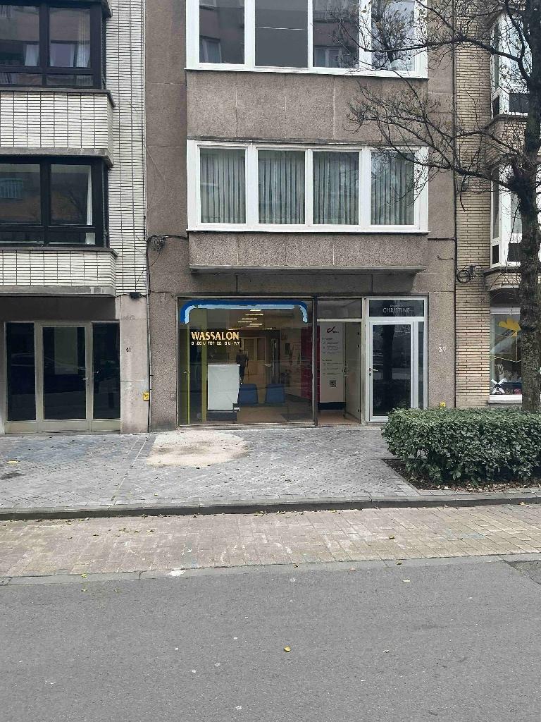 rendabel wassalon  + achterliggend appartement op topligging, Overige soorten, 2 kamers, Verkoop zonder makelaar, Oostende