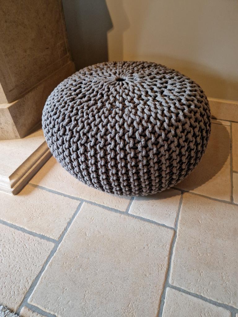 Gebreide poef, Neuf, Enlèvement ou Envoi, 50 à 75 cm, Autres matériaux