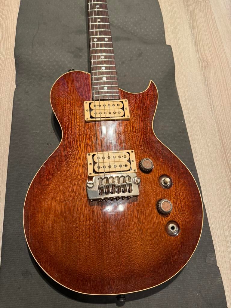 Aria Pro 2 II PE800 fabriqué au Japon 1980, Musique & Instruments, Instruments à corde | Guitares | Électriques, Comme neuf, Enlèvement ou Envoi