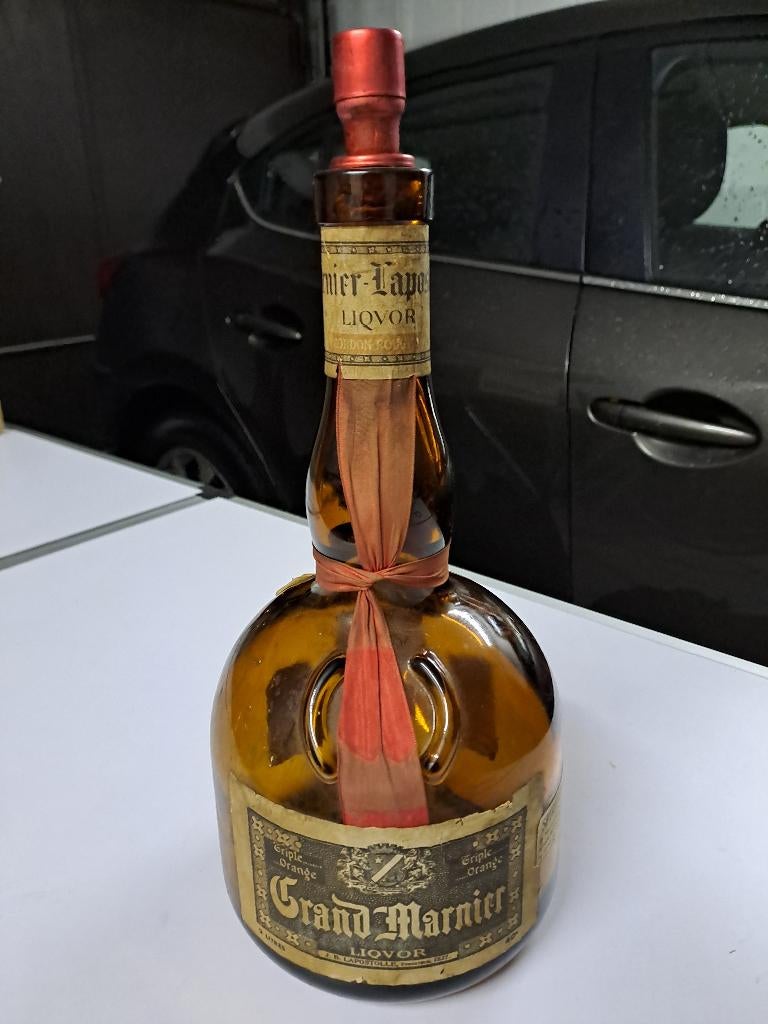Oude Grand Marnier fles, Collections, Enlèvement