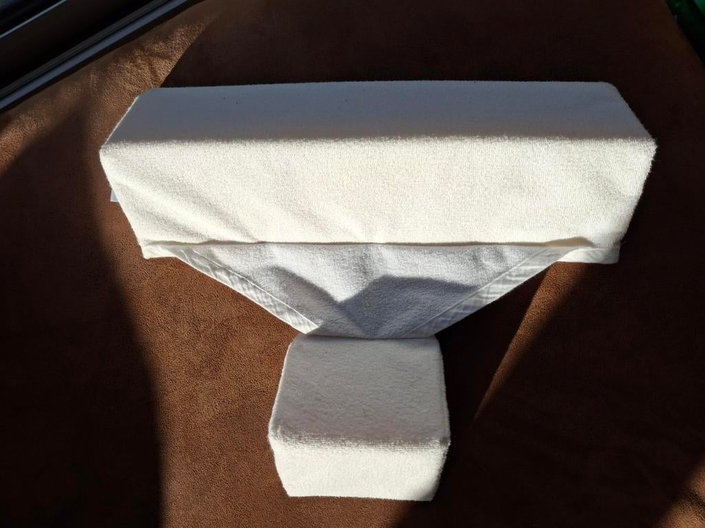 A donner - mousse pour incliner bébé (marque Deltaboby), Enfants & Bébés, Enlèvement, Comme neuf