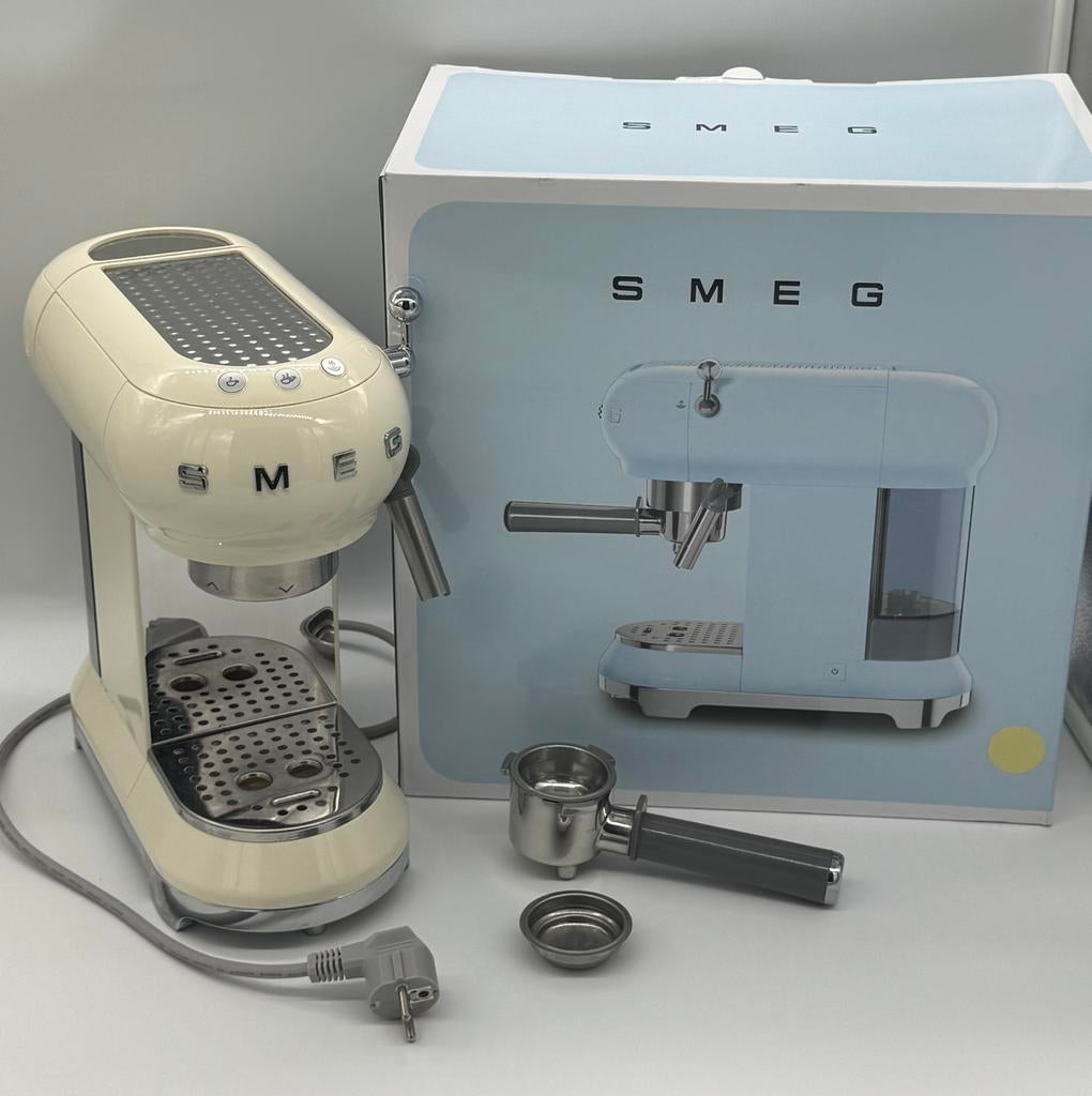 Koffiemachine smeg expresso, Elektronische apparatuur, Koffiezetapparaten, Ophalen of Verzenden, Zo goed als nieuw, Espresso apparaat