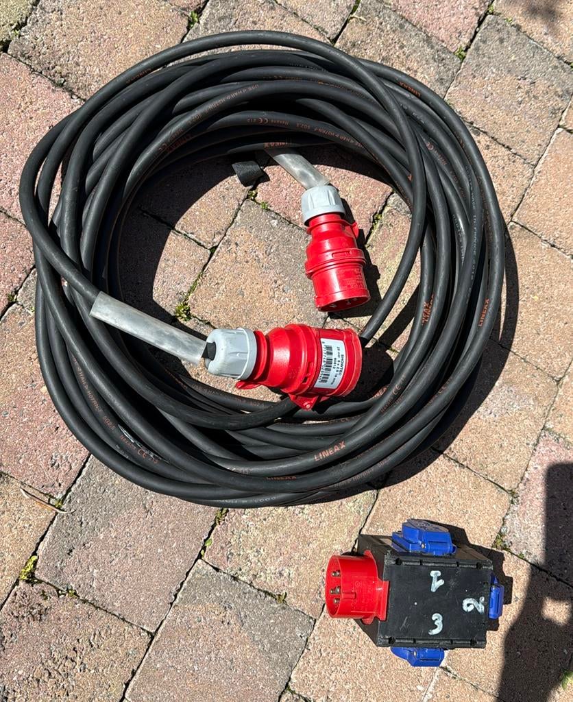 Câble triphasé + N 5G2,5 av fiche 16A/400v 25m + triple 16A, Enlèvement, Comme neuf