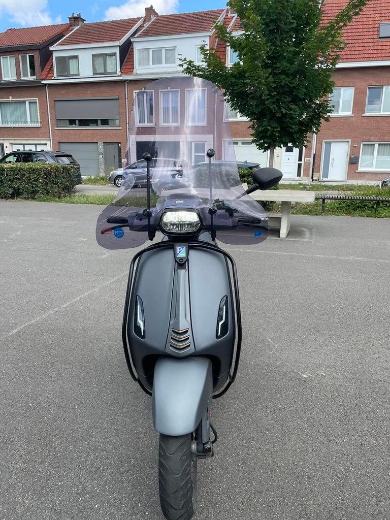 Vespa sprint/custom/akrapovic/80cc, Enlèvement, Comme neuf