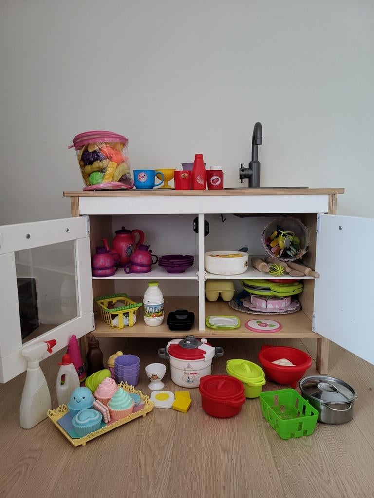 Ikea keukentje met veel toebehoren, Kinderen en Baby's, Ophalen, Gebruikt