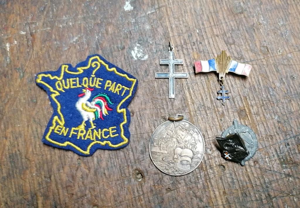 Lot médaille médaillon militaire France Allemagne WW2 Indoch, Envoi