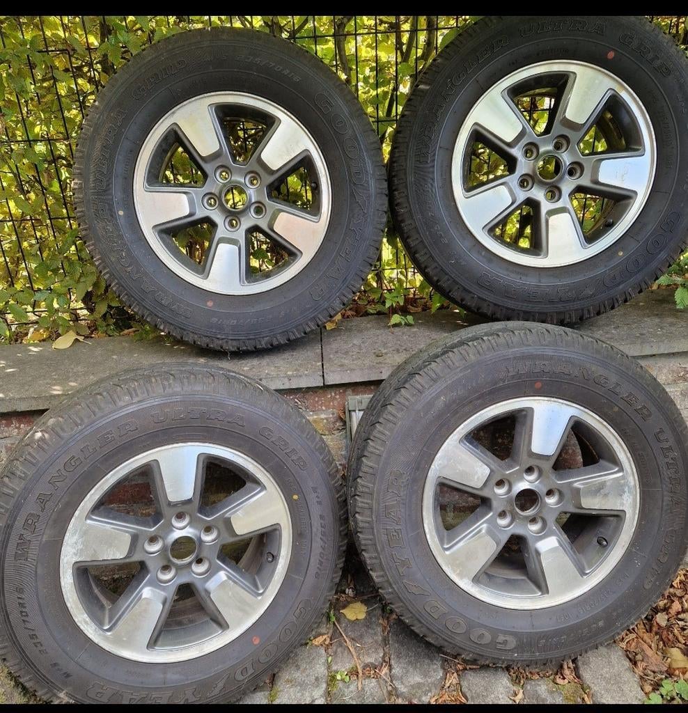 4 sneeuwbanden JEEP CHEROKEE -WRANGLER ULTRA GRIP., Auto-onderdelen, Banden en Velgen, Ophalen, Gebruikt