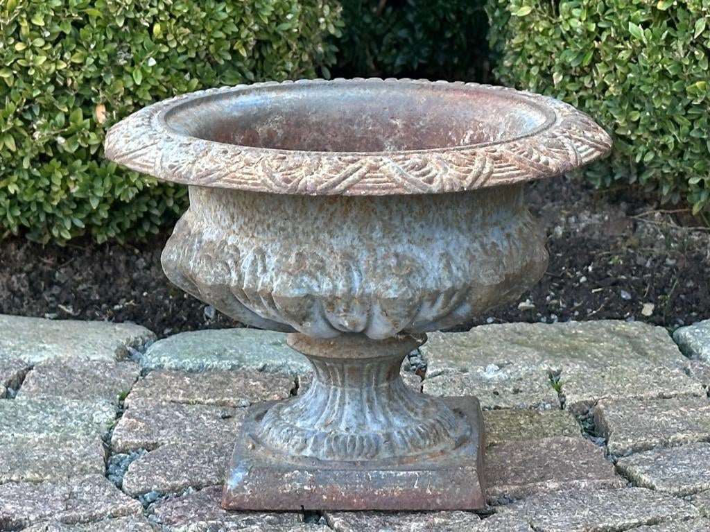 vase de jardin en fonte - vase à boutons - bel état, Enlèvement