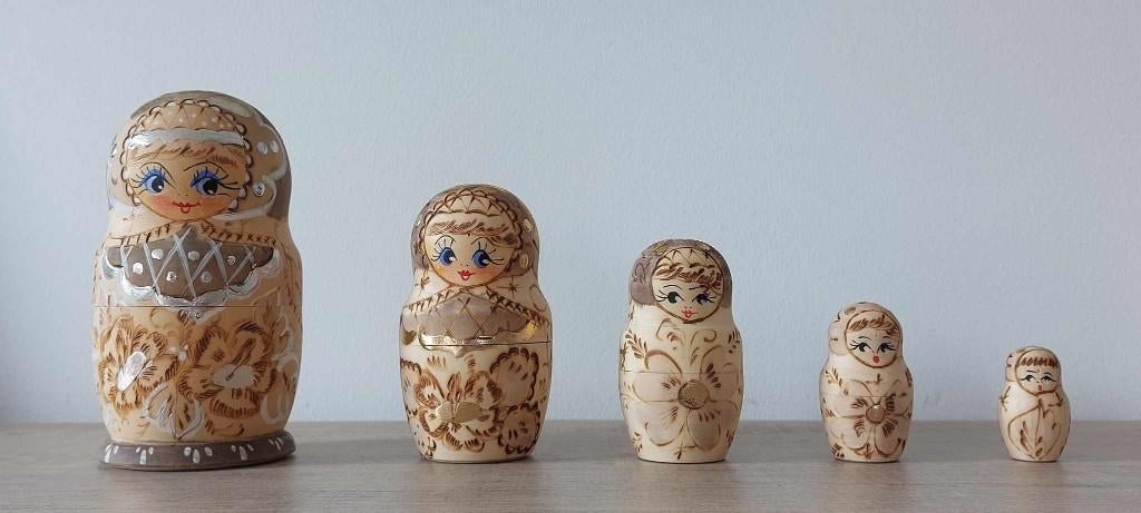 Poupées russes 5 pièces - excellent état !, Enlèvement ou Envoi