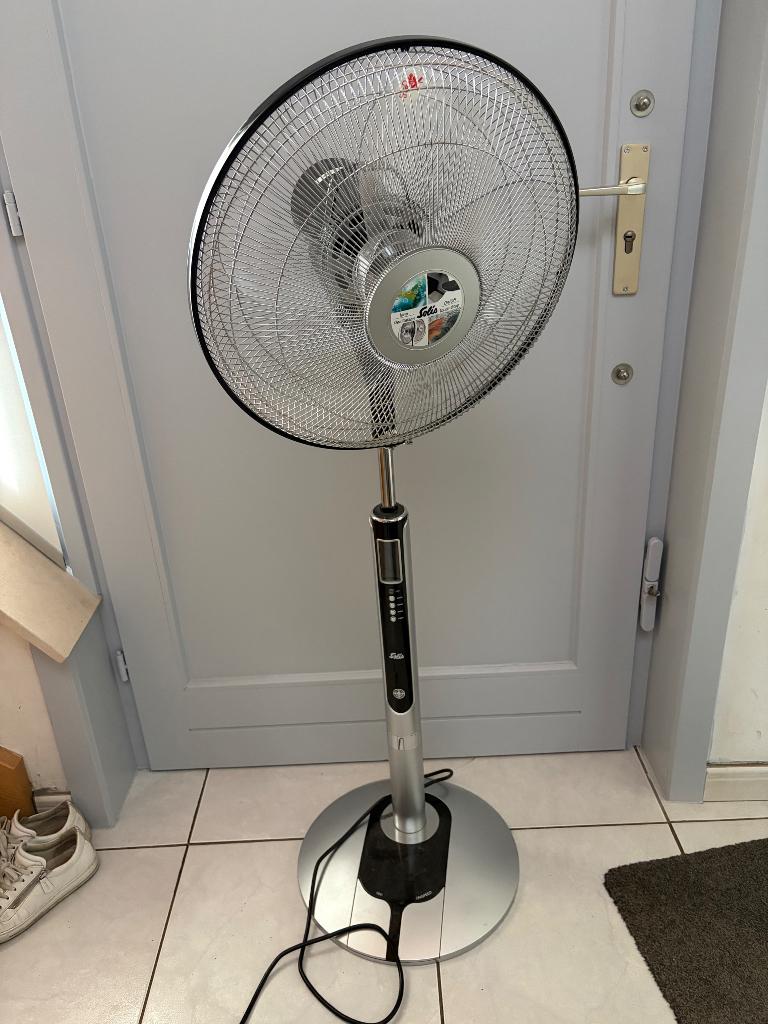 Ventilator met afstandsbediening (Solis Fan-tastic), Ophalen, Ventilator met afstandsbediening, Zo goed als nieuw, Statiefventilator