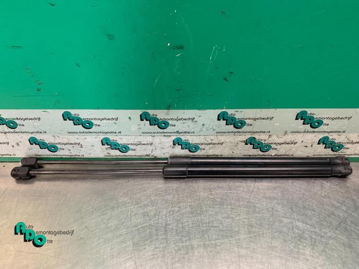 Set Gasdempers Achterklep van een Volkswagen Polo (Polo 09-), Gebruikt, -, Volkswagen, -