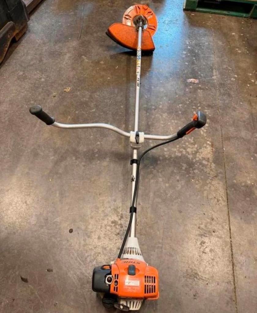 Débroussailleuse FS130 Stihl, Jardin & Terrasse, Enlèvement, Comme neuf