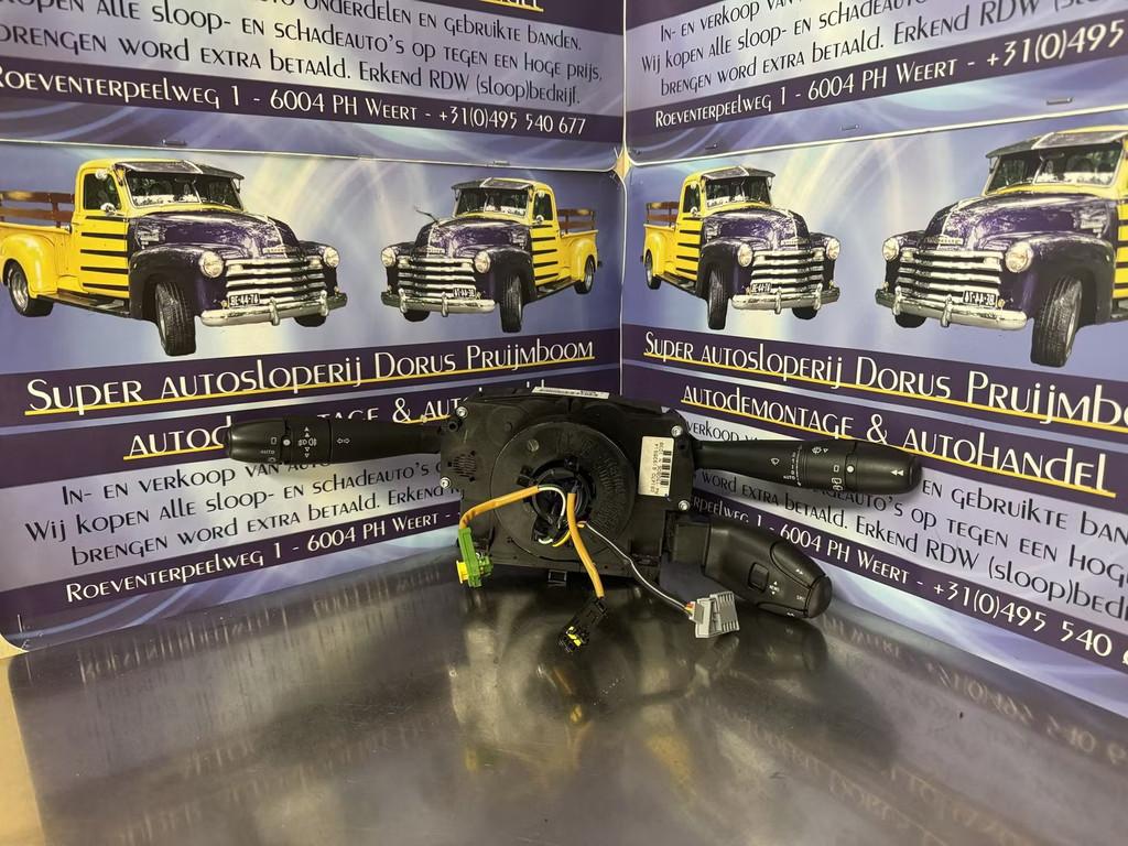 Peugeot 207 combischakelaar radio, Autos : Pièces & Accessoires, Taurusavenue 1
2132 LS  Hoofddorp, NL, Contact.group@renault.com