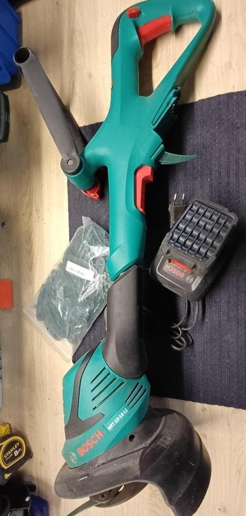 Accu Grastrimmer Bosch, Jardin & Terrasse, Enlèvement ou Envoi, Utilisé, 10 à 30 cm, Batterie