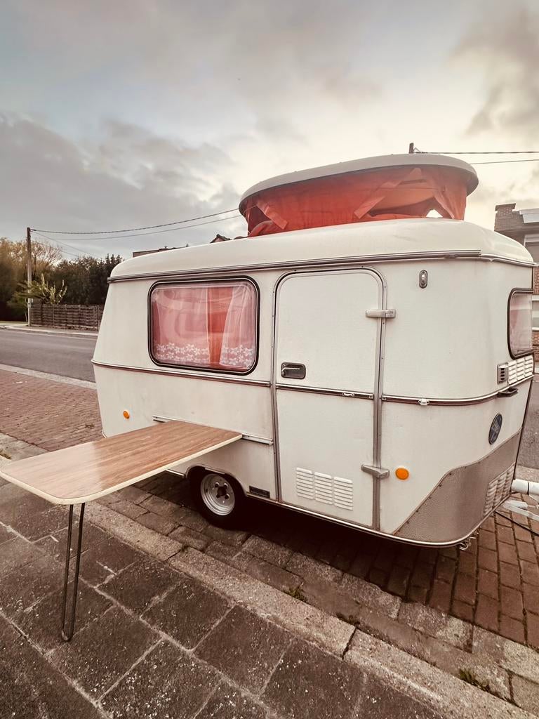 Schattig & lichte Caravan Eriba Puck Touring 320 kg met tent, Caravans en Kamperen, Schokbreker, Standaardzit, Lengtebed, Eriba