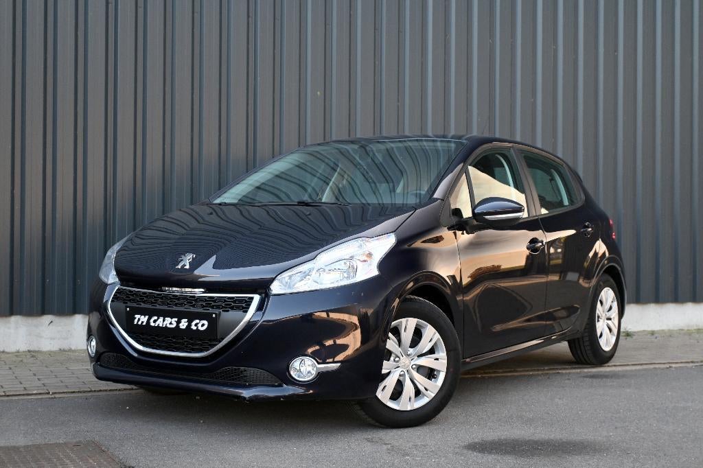 Peugeot 208 1.2i 39.000km Automaat, Cruise, Airco, centrale, Euro 5, Stof, Zwart, 1199 cc