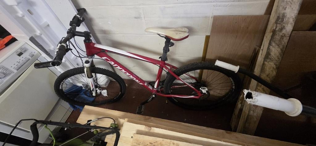 Beetje vanalles dat weg mag garage moet leeg, Fietsen en Brommers, Ophalen