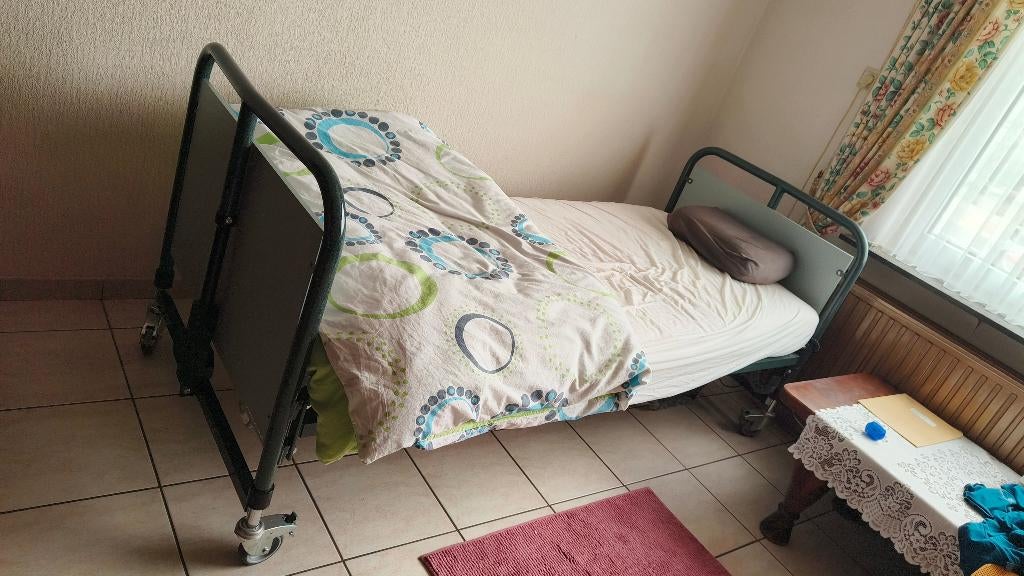 Elektrisch ziekenhuisbed Vermeiren – ophalen vandaag/morgen, Diversen, Verpleegmiddelen, Gebruikt, Ophalen