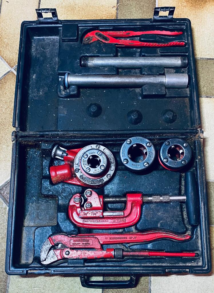 Set buizen snijder en draad trekken., Ophalen, Zo goed als nieuw