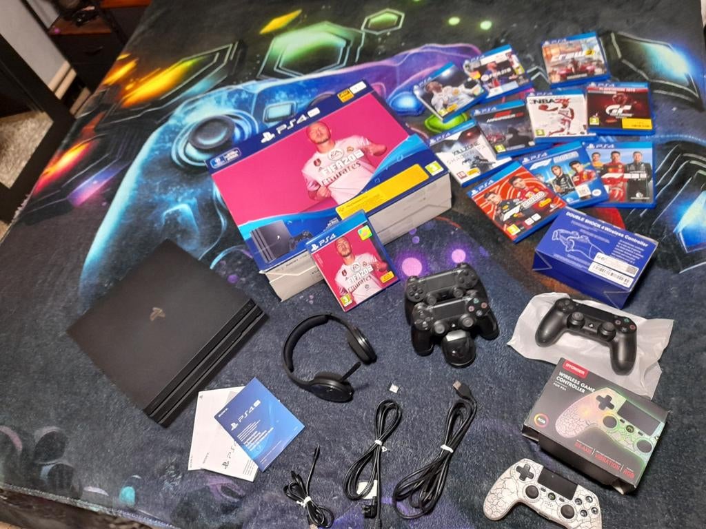 Ps4 met toebehoren etc, Games en Spelcomputers, Spelcomputers | Sony PlayStation 4, Ophalen, Pro