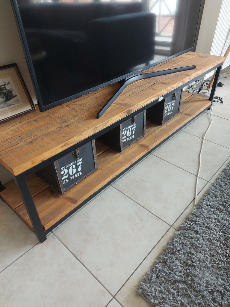 Tv meubel - industeiele look, Huis en Inrichting, Ophalen, 150 tot 200 cm, Zo goed als nieuw, Industriële