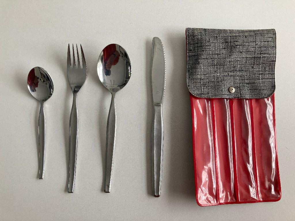 Couverts de camping vintage dans un étui plastique noir/blan, Enlèvement ou Envoi