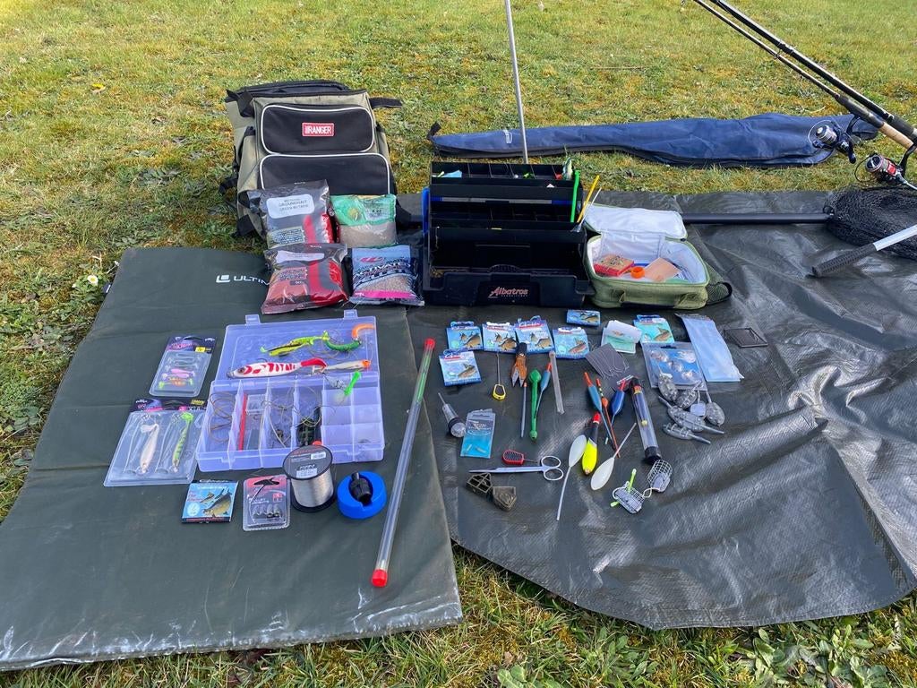 Lot feedervissen + roofvis, Sports nautiques & Bateaux, Pêche à la ligne | Poissons blancs, Moulinet, Enlèvement