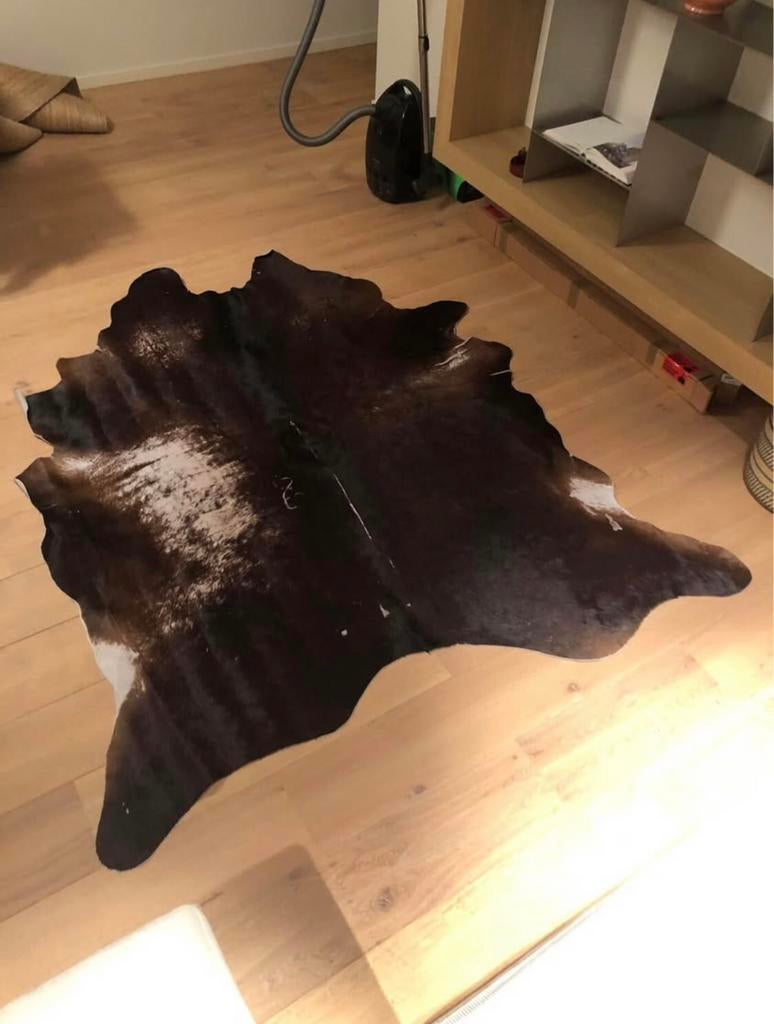 Donkerbruin Koeienvel vloerkleed, Ophalen, Zo goed als nieuw, Bruin, Overige vormen