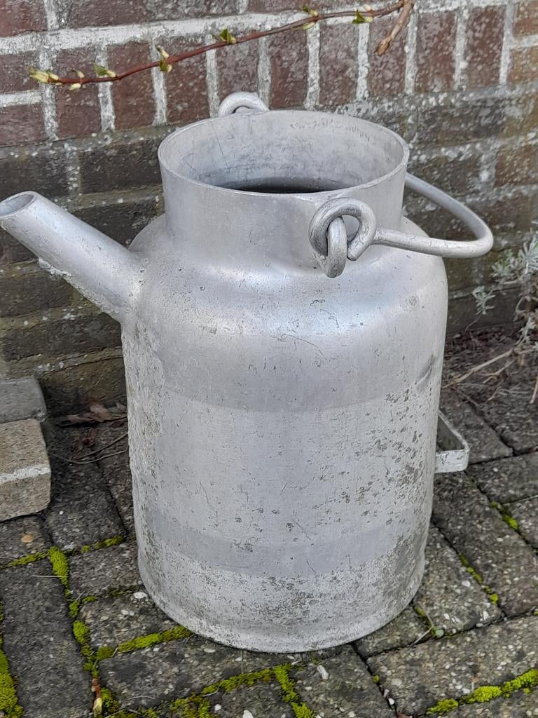metalen melkkan, Ophalen