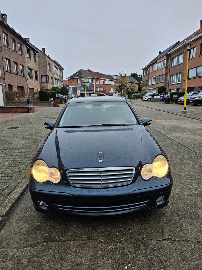 Mercedes C220cdi11/2004 Automatik 1proprietaire avec carnet., Autos, Particulier, Automatique, Achat