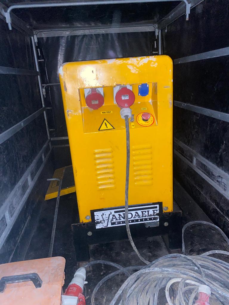 Stroomgroep 15 KVA met aanhangwagen en kabels, Doe-het-zelf en Bouw, Gereedschap | Overige machines, Ophalen, Gebruikt