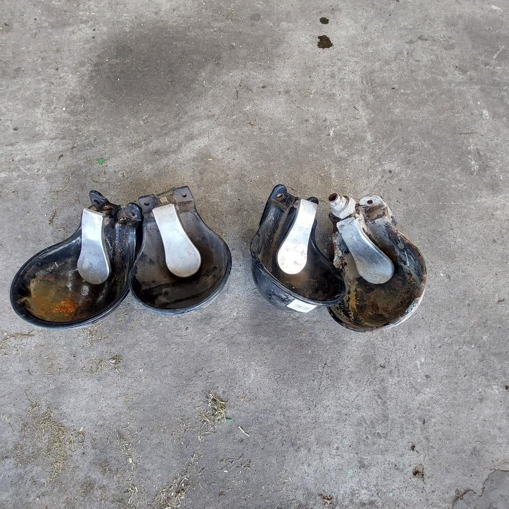 4 drinkbakken, Handtassen en Accessoires, Bedels, Ophalen