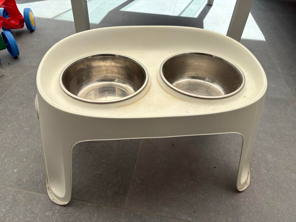 Hondenvoerbak, Enlèvement, Utilisé