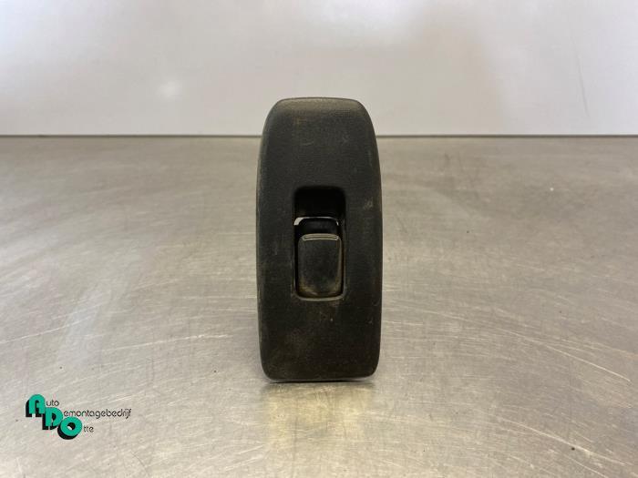 Commutateur vitre électrique d'un Mitsubishi Pajero (Pajero, -, 3 mois de garantie, Utilisé, Mitsubishi