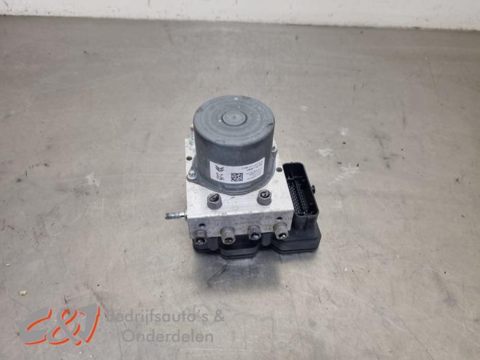 ABS Pomp van een Toyota Pro-Ace, Auto-onderdelen, Elektronica en Kabels, Toyota, Gebruikt, 3 maanden garantie, Ophalen of Verzenden