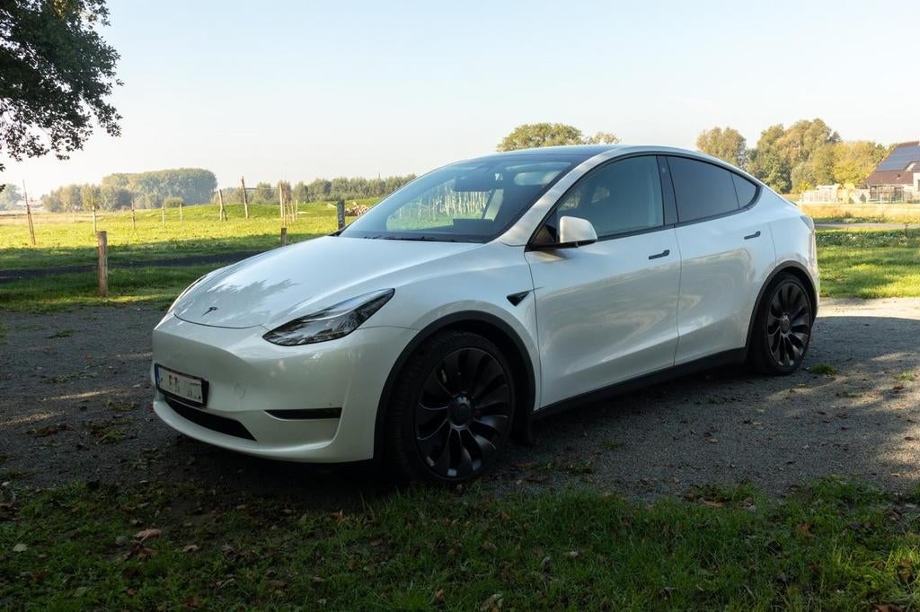 Tesla model Y performance + trekhaak, Auto's, Zwart, Wit, Leder, Elektrisch