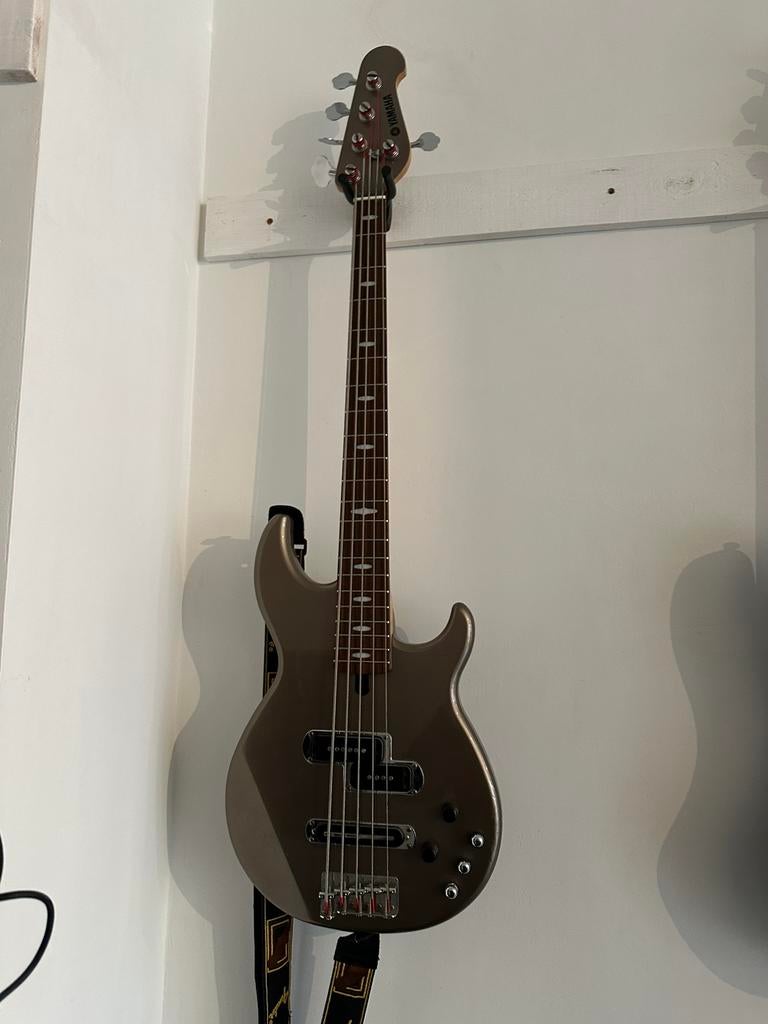 Yamaha 5 string bas, Musique & Instruments, Enlèvement, Comme neuf