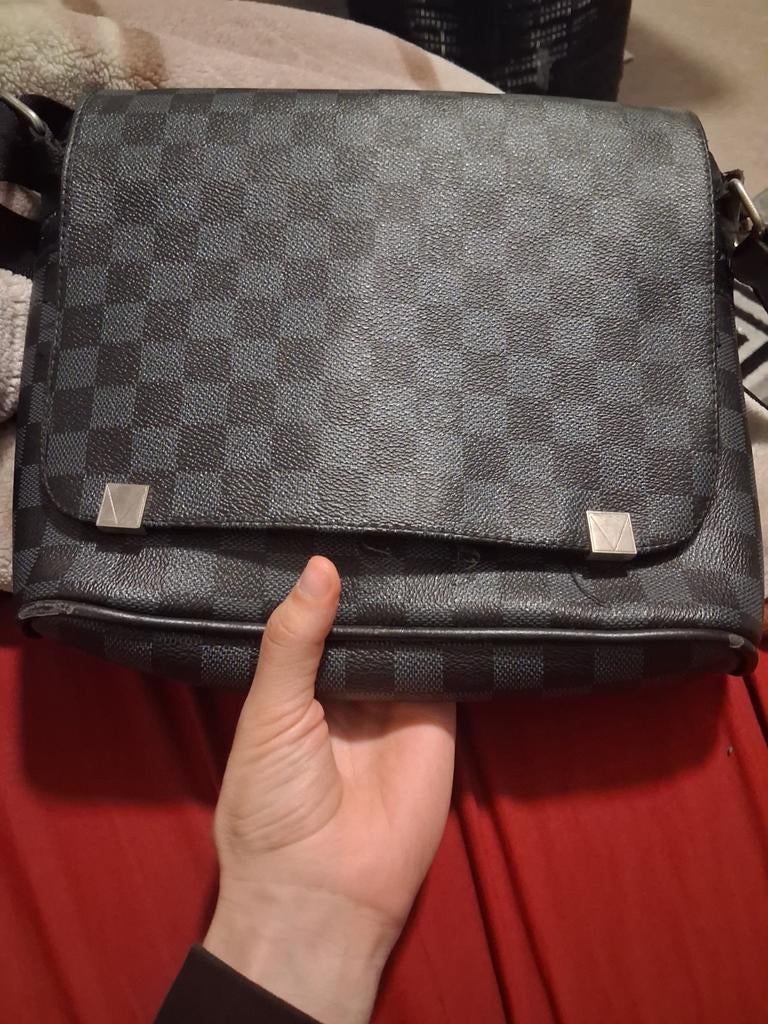 Schoudertas heren een mooie merk louie vuiton, Handtassen en Accessoires, Tassen | Schooltassen, Ophalen of Verzenden, Schoudertas