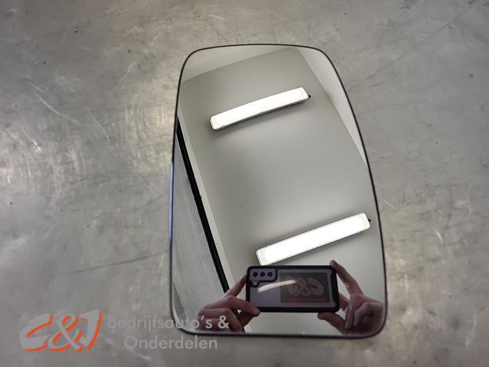 Glace rétroviseur droit d'un Nissan NV400, Autos : Pièces & Accessoires, Rétroviseurs, Nissan, Utilisé, 3 mois de garantie, Enlèvement ou Envoi