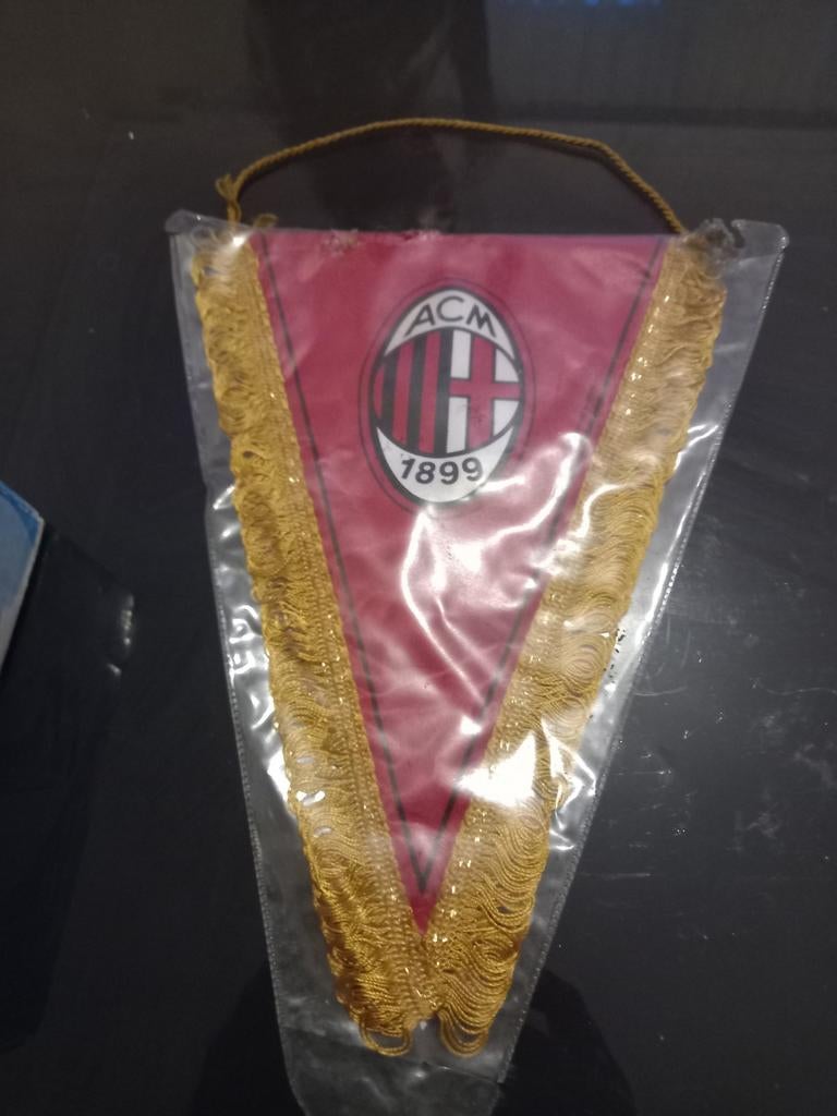 fanion ac milan, Verzamelen, Sportartikelen en Voetbal