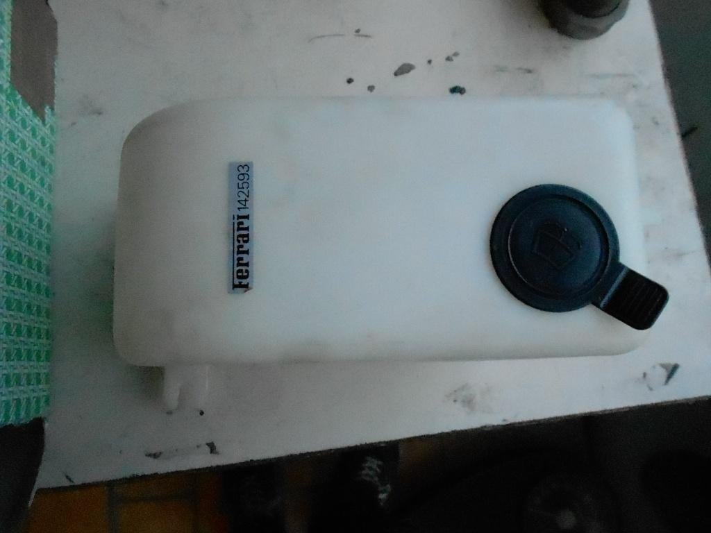 Ruitensproeierreservoir Ferrari 348 en 355, Ophalen, Gebruikt, Ferrari