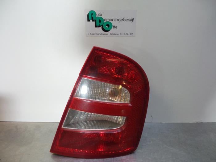 Achterlicht rechts van een Skoda Fabia (Fabia 00-), Gebruikt, -, -, Ophalen of Verzenden