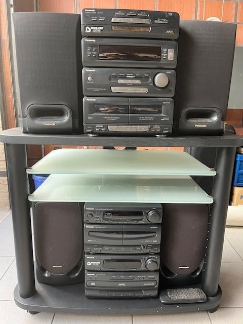 Petite table à roulettes pour téléviseur ou chaîne hi-fi, Verre, 25 à 50 cm, Moins de 100 cm, Enlèvement