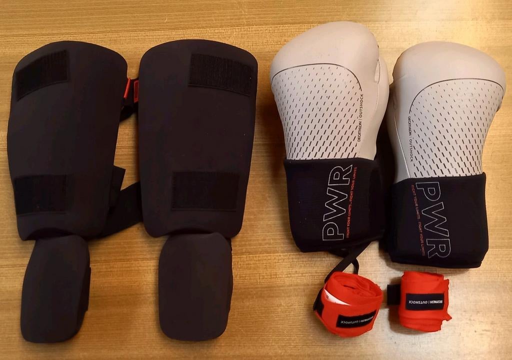 Jamais utilisé Gand boxe Protège tibia ruban, Sports & Fitness, Enlèvement ou Envoi, Comme neuf