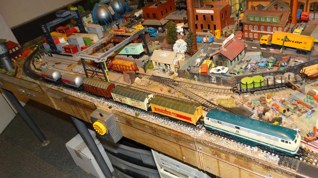 Train de marchandises de Lima Adv 13, Analogique, Locomotive, Lima, Envoi